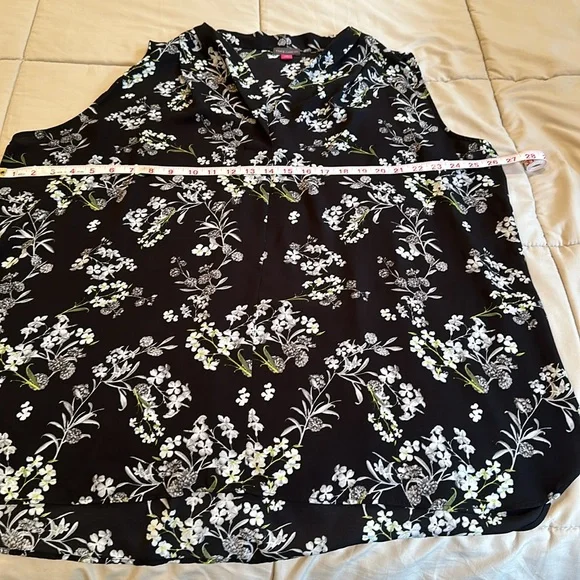 Vince Camuto Plus Size Women’s Sleeveless Tunic. Size 3x. Black with grey print. - Picture 4 of 7